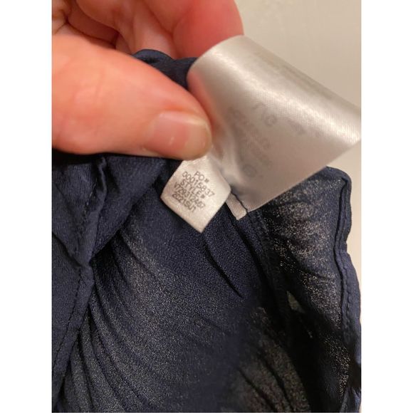 VINCE Flutter Sleeve Crushed Satin Top In Coastal, Navy Blue, Sz Large, MP $295 - Picture 9 of 13